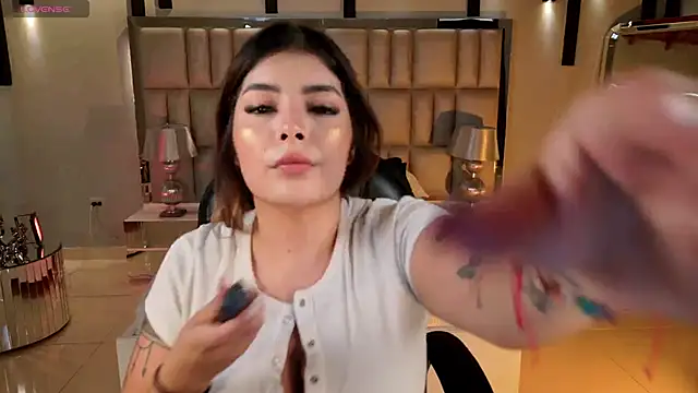 Snapshot of LisaMonroe_ chatting on 25, 4, 2026 LisaMonroe online show from 25, 4, 2026