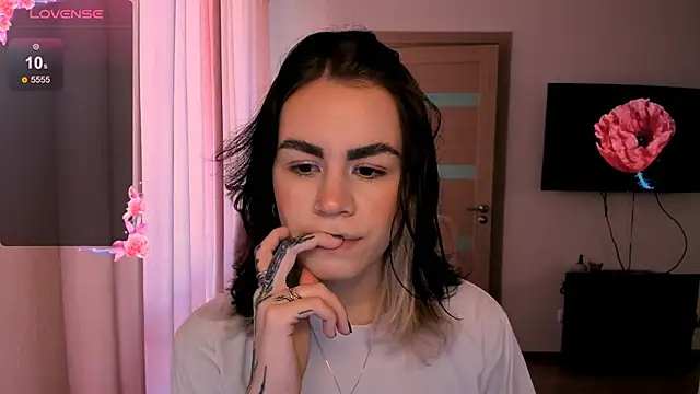 Snapshot of _selectrra chatting on 4, 12, 2024 selectrra online show from 4, 12, 2024