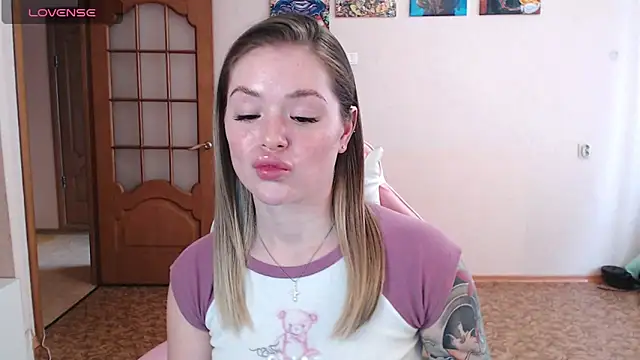 miaacatt online show from 12, 3, 2026