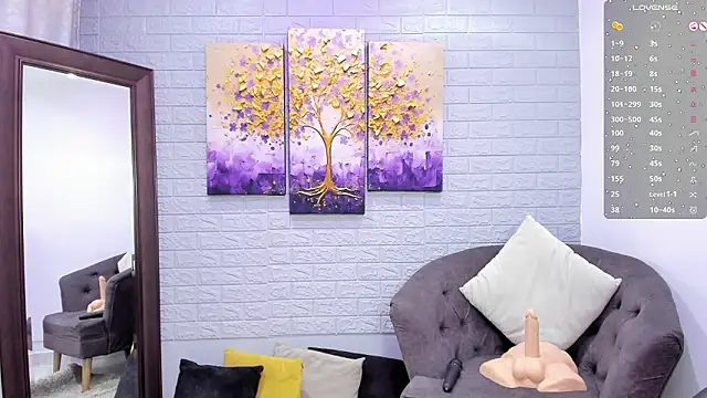 Paula Desousa online show from 4, 3, 2026