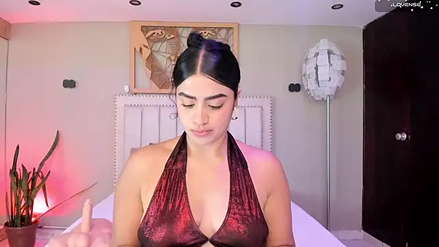 Paula Desousa online show from 7, 3, 2026