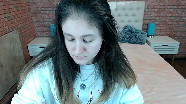 Holliy Cooper online show from 18, 11, 2025