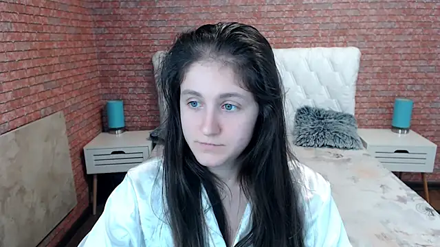 Snapshot of Holliy_Cooper chatting on 5, 6, 2026 Holliy Cooper online show from 5, 6, 2026