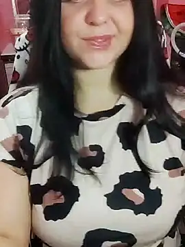 Snapshot of ErikaVlovely chatting on 12, 9, 2025 ErikaVlovely online show from 12, 9, 2025