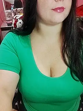 Snapshot of ErikaVlovely chatting on 11, 10, 2025 ErikaVlovely online show from 11, 10, 2025