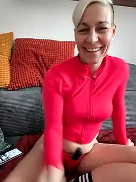 Snapshot of DarleenHot chatting on 17, 2, 2026 DarleenHot online show from 17, 2, 2026