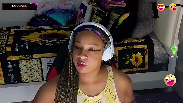 Snapshot of temptressbeauty24 chatting on 26, 2, 2025 temptressbeauty24 online show from 26, 2, 2025
