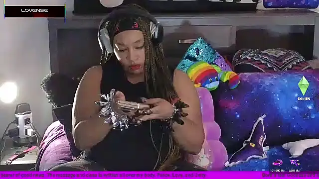 Snapshot of temptressbeauty24 chatting on 18, 3, 2025 temptressbeauty24 online show from 18, 3, 2025
