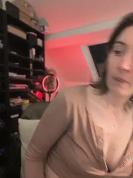 Snapshot of sophia_leurre chatting on 11, 4, 2026 sophia leurre online show from 11, 4, 2026