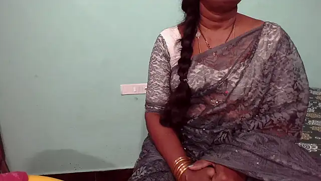 Snapshot of shrutitelugu69 chatting on 5, 2, 2026 shrutitelugu69 online show from 5, 2, 2026