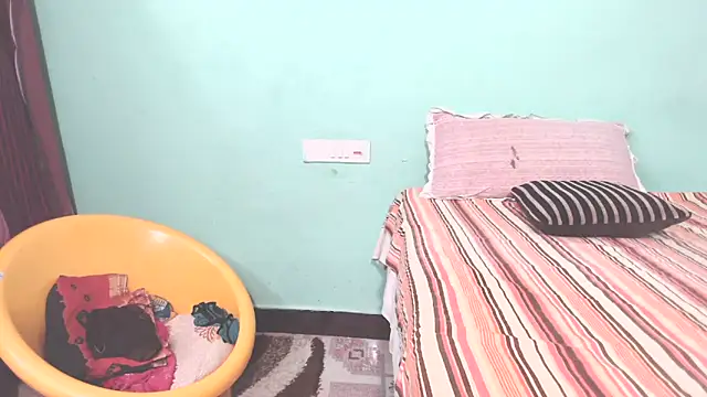 Snapshot of shrutitelugu69 chatting on 11, 4, 2026 shrutitelugu69 online show from 11, 4, 2026