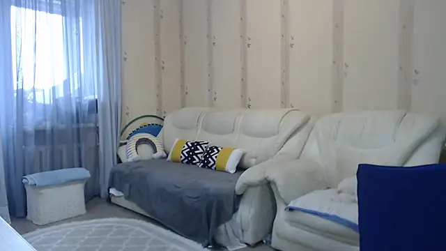 Snapshot of Alma44 chatting on 12, 11, 2025 Alma44 online show from 12, 11, 2025