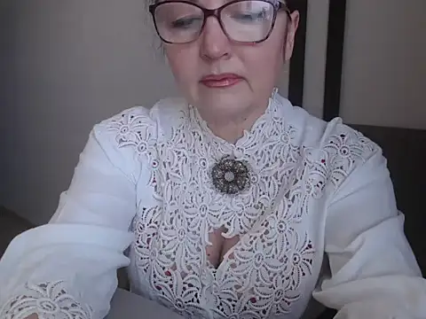 Snapshot of Alma44 chatting on 6, 1, 2026 Alma44 online show from 6, 1, 2026