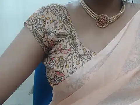 Snapshot of Lovely_Siri_23 chatting on 21, 11, 2025 Lovely Siri 23 online show from 21, 11, 2025