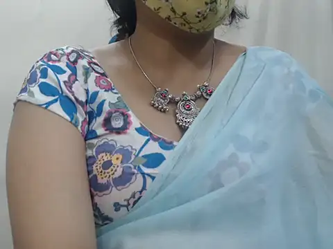 Snapshot of Lovely_Siri_23 chatting on 8, 2, 2026 Lovely Siri 23 online show from 8, 2, 2026