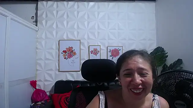 Valentinaa mature online show from 12, 3, 2025