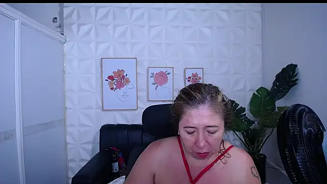 Valentinaa mature online show from 10, 1, 2026