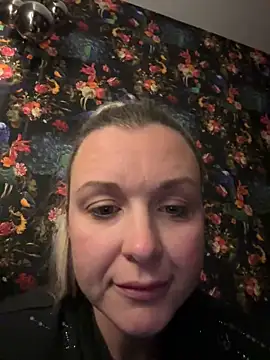 Snapshot of Bella-Tight chatting on 9, 2, 2026 Bella-Tight online show from 9, 2, 2026