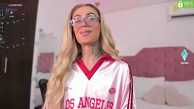 Snapshot of Miss_sagitario chatting on 10, 3, 2025 Miss sagitario online show from 10, 3, 2025