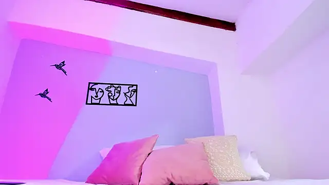 Laura Torres18 online show from 13, 2, 2025