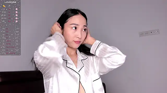Snapshot of 1reisatumi_ chatting on 16, 6, 2026 1reisatumi online show from 16, 6, 2026