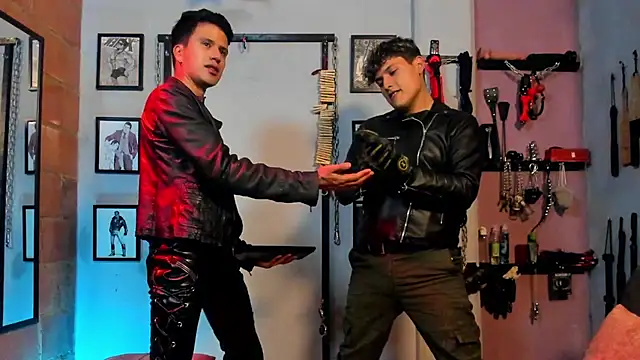 dom2travelersss online show from 27, 1, 2025