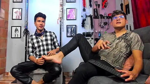 dom2travelersss online show from 3, 2, 2025