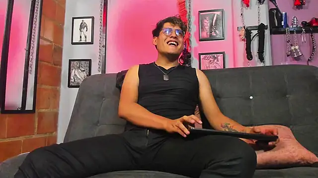 dom2travelersss online show from 16, 3, 2025