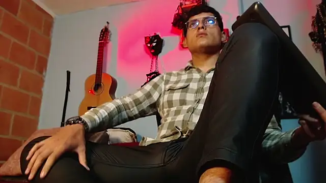 dom2travelersss online show from 15, 9, 2025