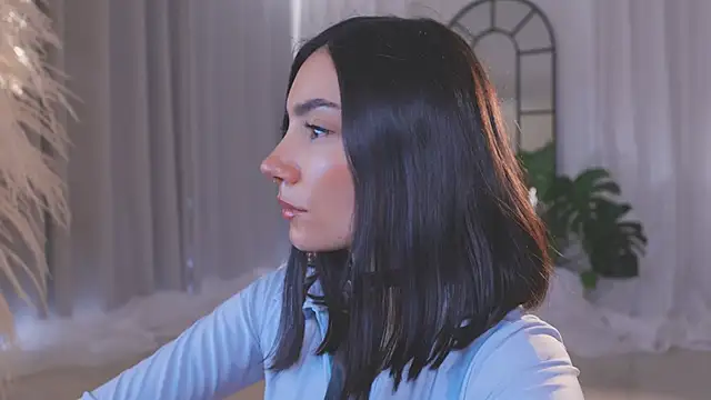 AmyArmstrong online show from 22, 11, 2025