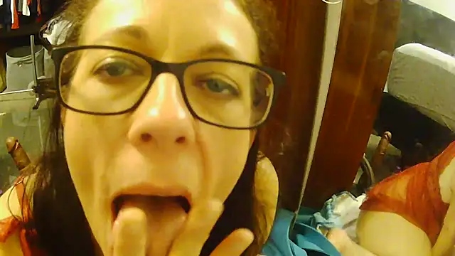 PartyPawgGirl420 online show from 8, 6, 2026