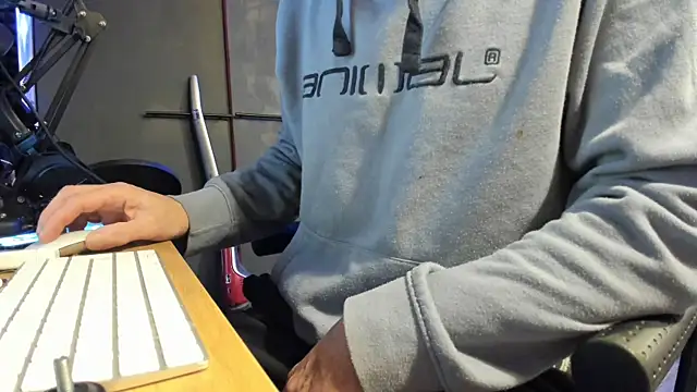 Snapshot of McPherson72 chatting on 20, 2, 2025 McPherson72 online show from 20, 2, 2025