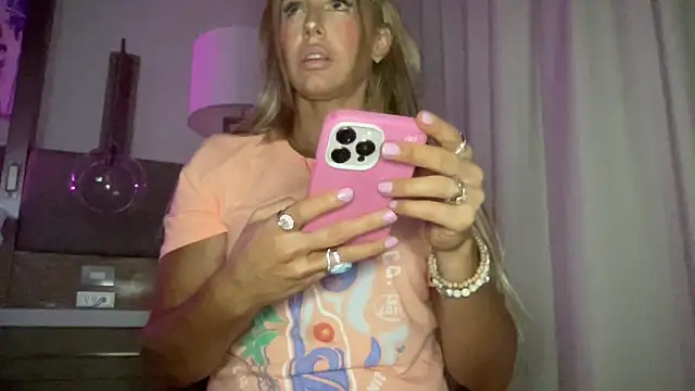 Snapshot of Fitnessbabe69 chatting on 2, 12, 2024 Fitnessbabe69 online show from 2, 12, 2024