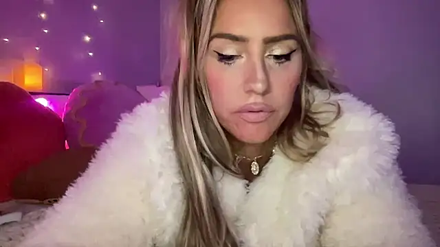 Snapshot of Fitnessbabe69 chatting on 27, 12, 2024 Fitnessbabe69 online show from 27, 12, 2024