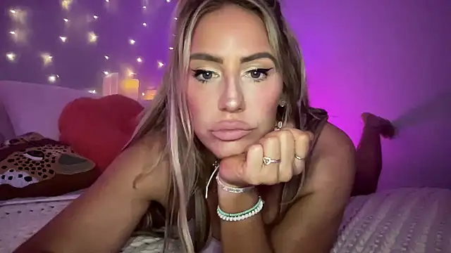 Snapshot of Fitnessbabe69 chatting on 5, 1, 2025 Fitnessbabe69 online show from 5, 1, 2025