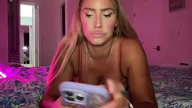 Snapshot of Fitnessbabe69 chatting on 30, 9, 2025 Fitnessbabe69 online show from 30, 9, 2025