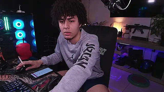 Snapshot of bigryann23 chatting on 28, 12, 2024 bigryann23 online show from 28, 12, 2024