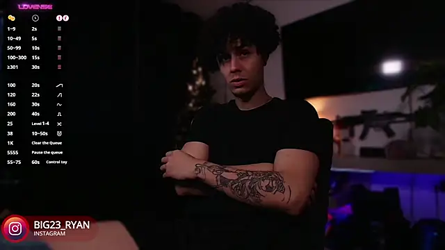 Snapshot of bigryann23 chatting on 30, 12, 2024 bigryann23 online show from 30, 12, 2024