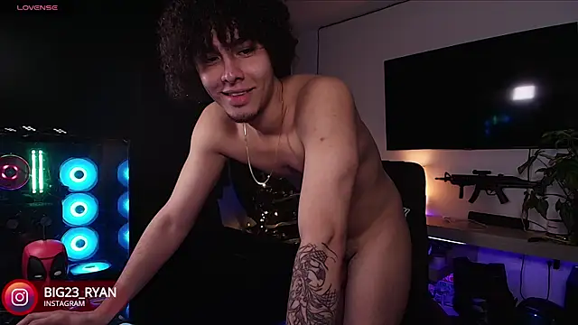 Snapshot of bigryann23 chatting on 2, 1, 2025 bigryann23 online show from 2, 1, 2025