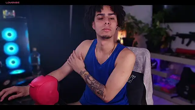 Snapshot of bigryann23 chatting on 19, 1, 2025 bigryann23 online show from 19, 1, 2025